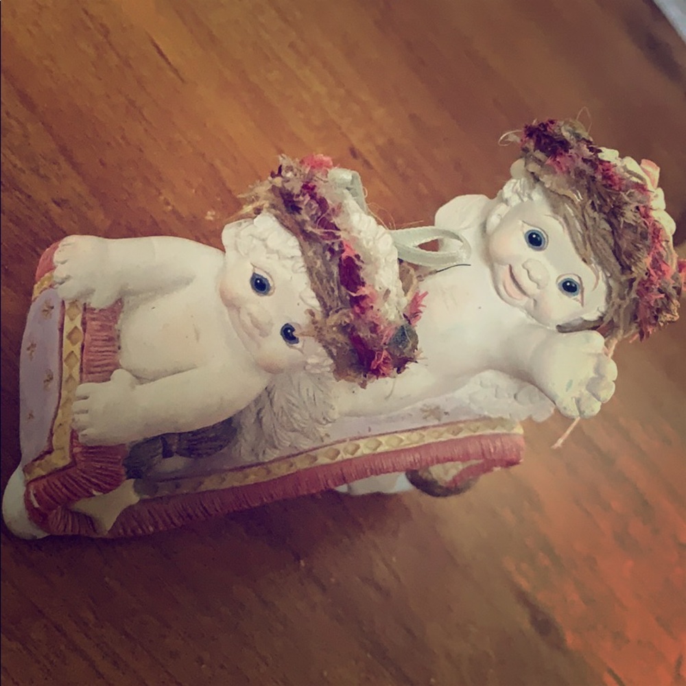 1998 Dreamsicles “ Share The Magic” figurine